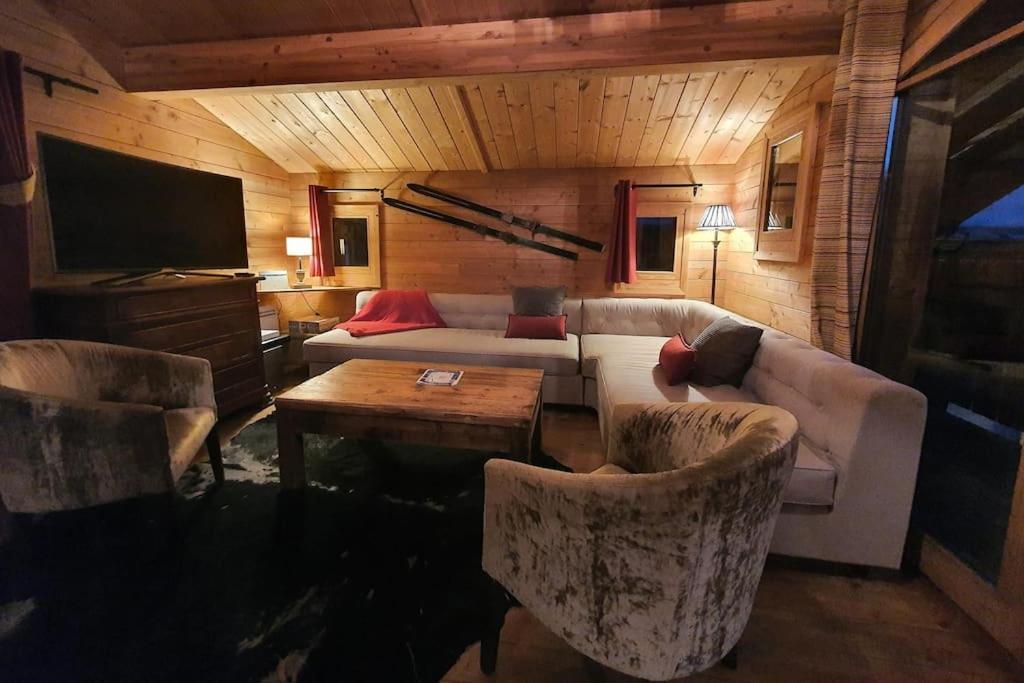 Cosy 4 Bedroom Chalet With Hot Tub Saint-Marcel  Luaran gambar