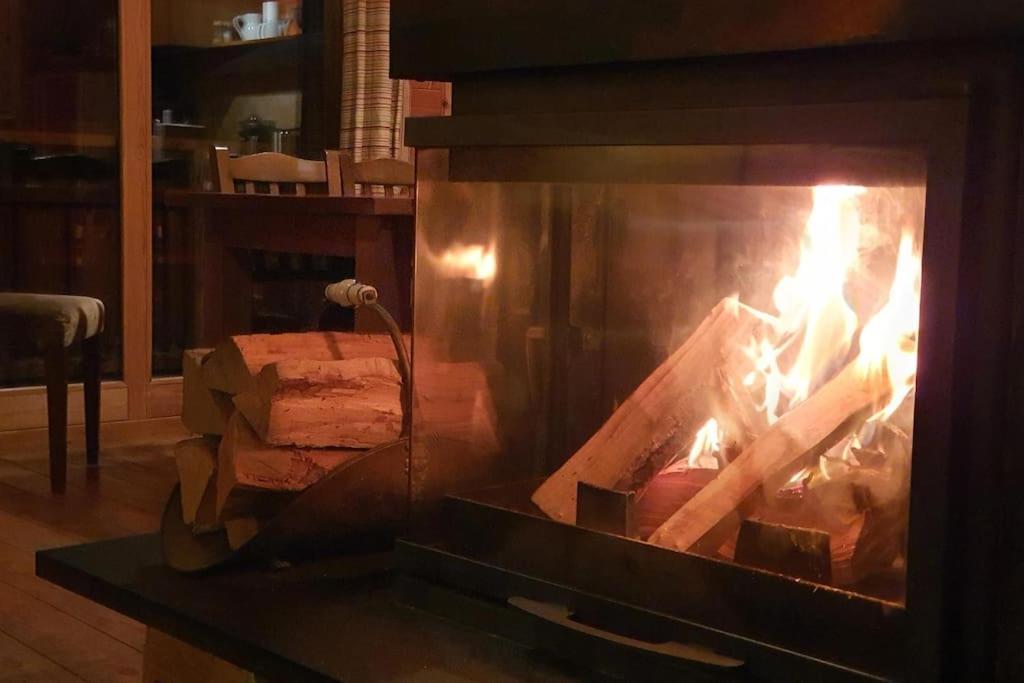 Cosy 4 Bedroom Chalet With Hot Tub Saint-Marcel  Luaran gambar