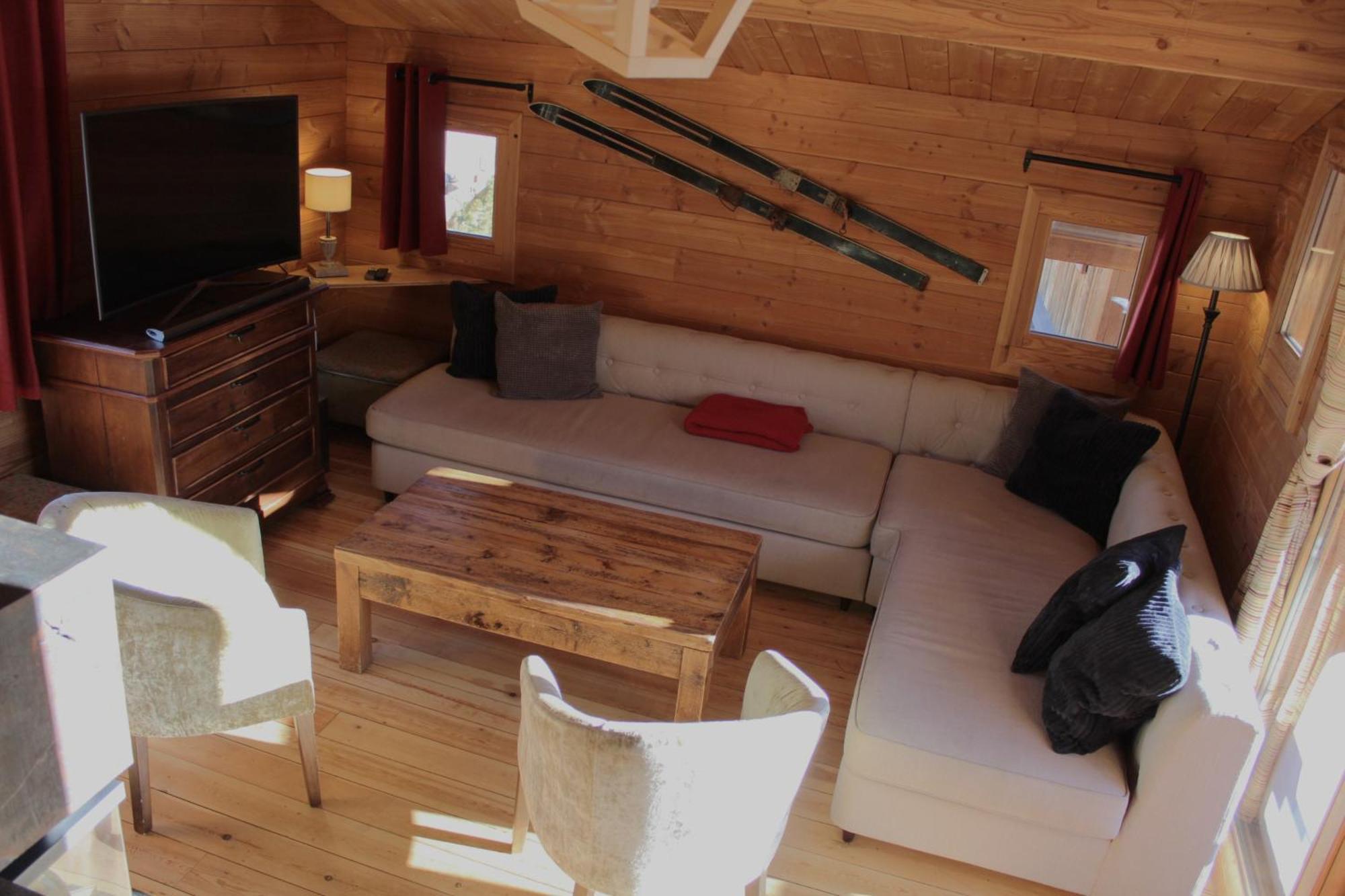 Cosy 4 Bedroom Chalet With Hot Tub Saint-Marcel  Luaran gambar