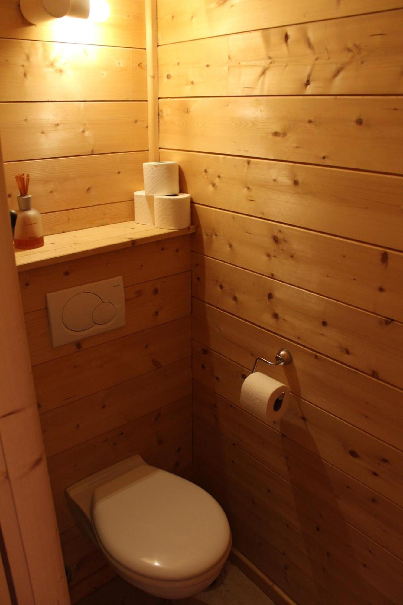 Cosy 4 Bedroom Chalet With Hot Tub Saint-Marcel  Luaran gambar
